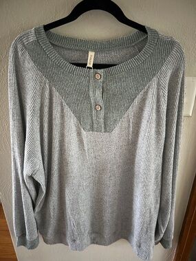 Casual Light Gray Ribbed Crewneck Henley Sweater